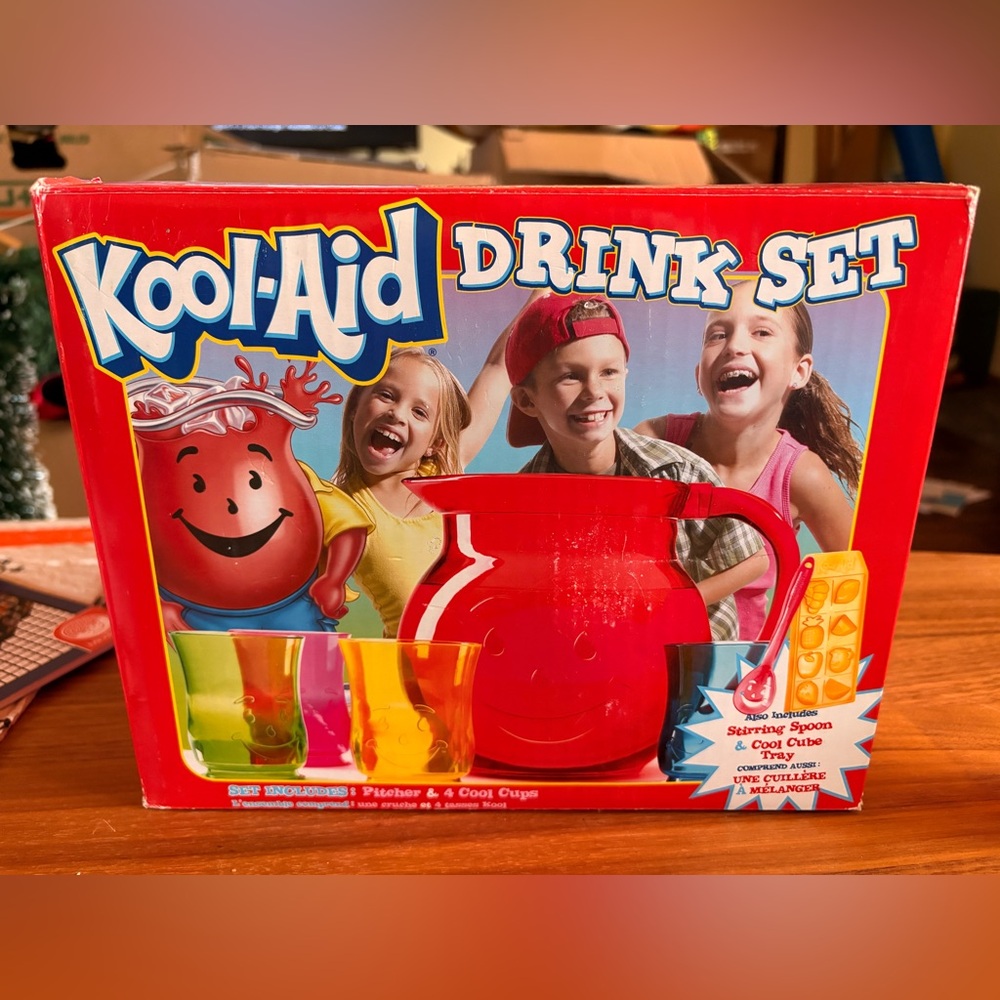 Kool-Aid Drink Set with Pitcher and Cups new retro complete